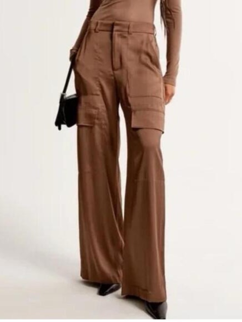 New with tags Abercrombie Wide-Leg Cargo Pants in Brown
